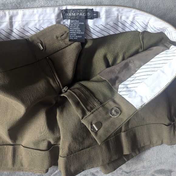 Rampage Classy Cuffed Chino Shorts Army Green size 1 - Picture 5 of 5